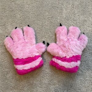 RARE DISNEY PARKS ALICE IN WONDERLAND CHESHIRE CAT GLOVES MITTS MITTENS